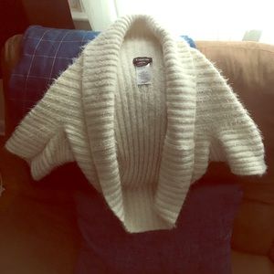 BEBE white, fuzzy Shrug